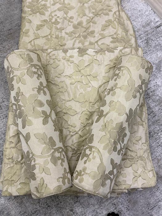 Продам покрывало с подушками