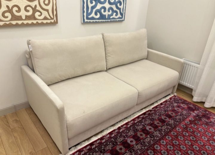 Диван + кровать в отличном состояний
