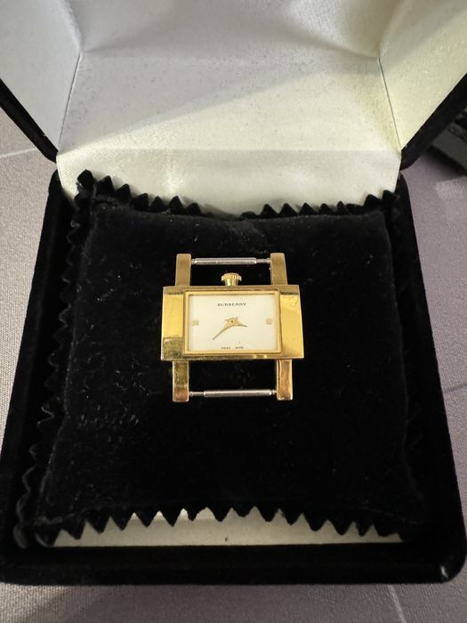 Продам часы Burberry Gold