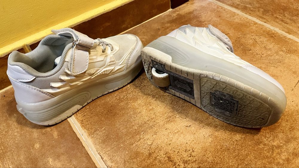 Детски обувки, маратонки с колела, апрески