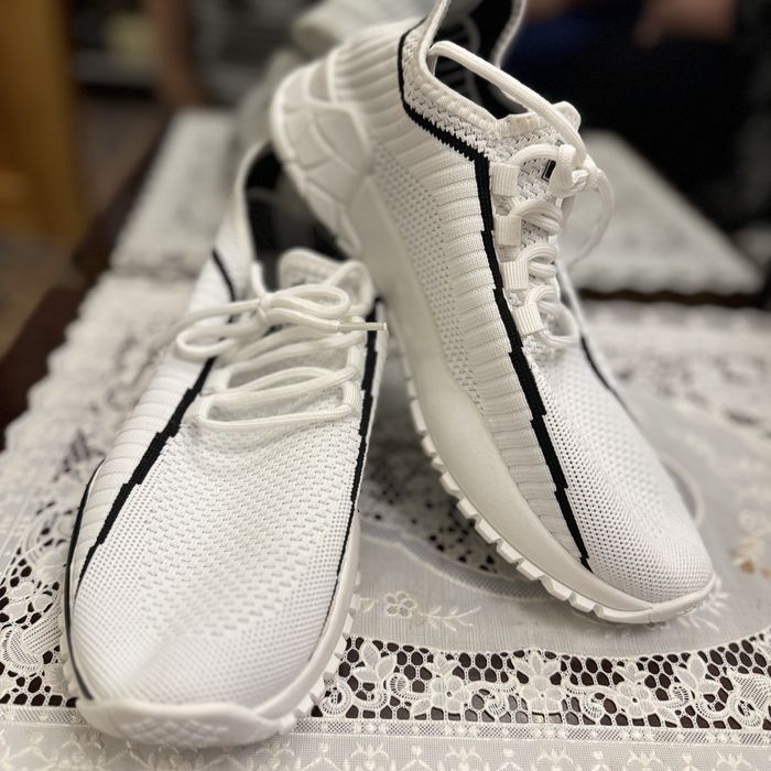 Спортивные белые Кроссовки  из Америки