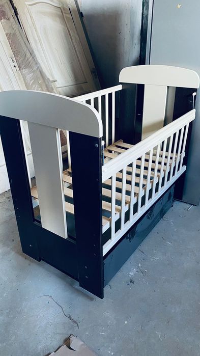 Продаётся манеж с полкой