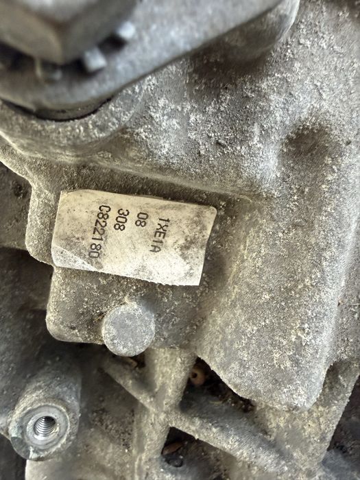 Продавам CVT автоматична кутия от нисан мурано 3.5 бензин.