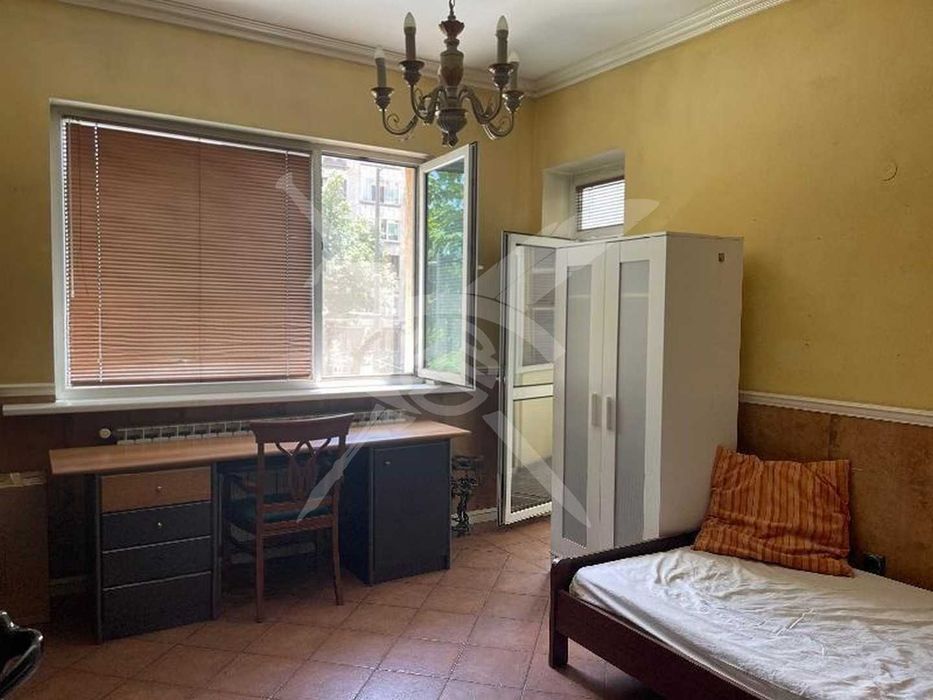 Дава се под наем Четиристаен апартамент в София, Център - 130 кв.м за 847.62 € - Снимка #8