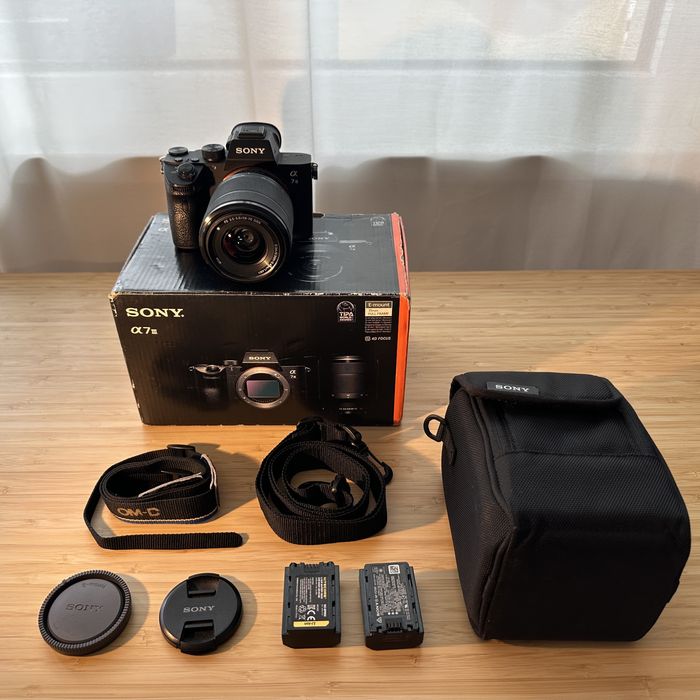 Sony A7iii фото апарат  + FE f3.5-5.6 / 28-70mmm Обектив
