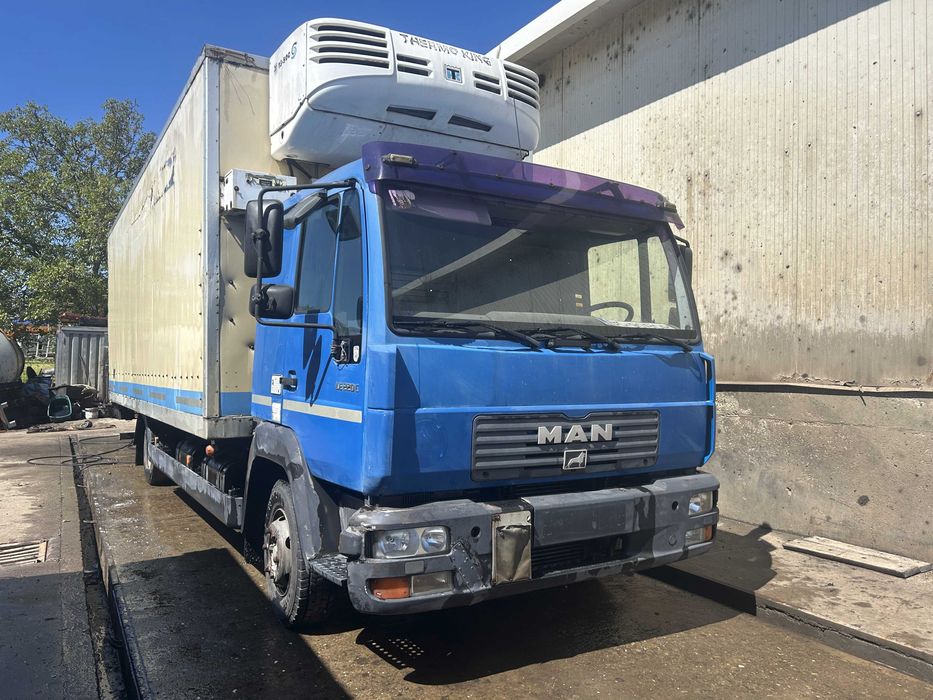 Autoutilitara TERMOKING MAN 12.225LLC/LE 220C