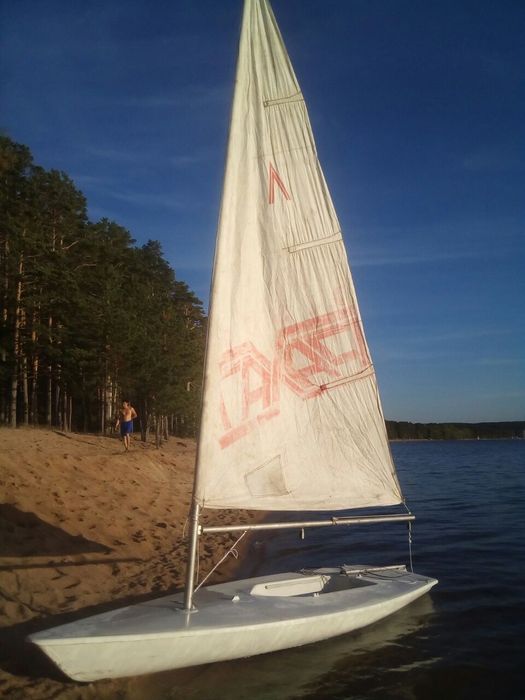 Парусник наводный