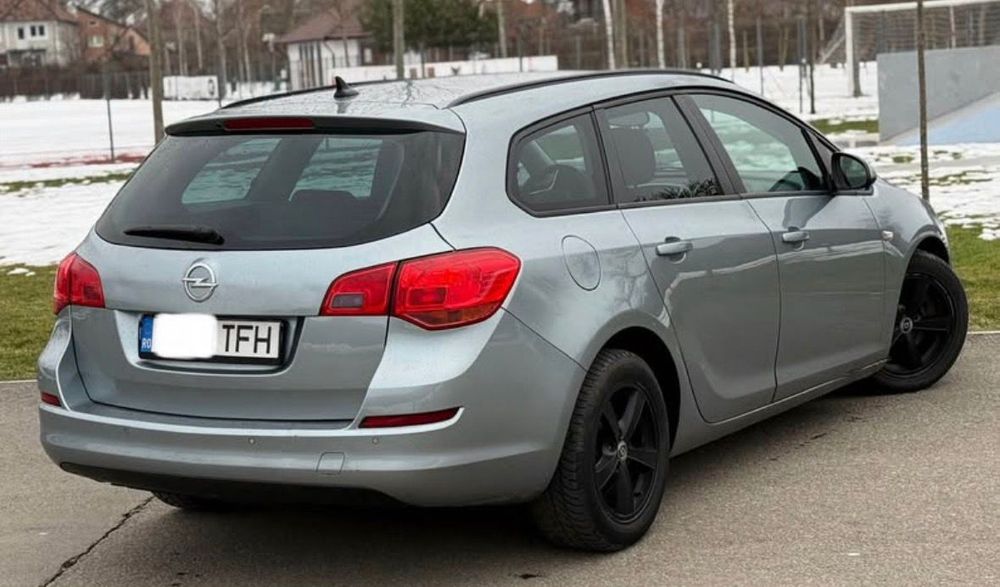 Opel Astra J 2012 1.7 diesel
