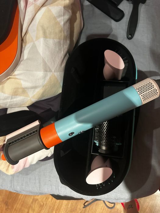 Dyson airwrap маша и сешоар