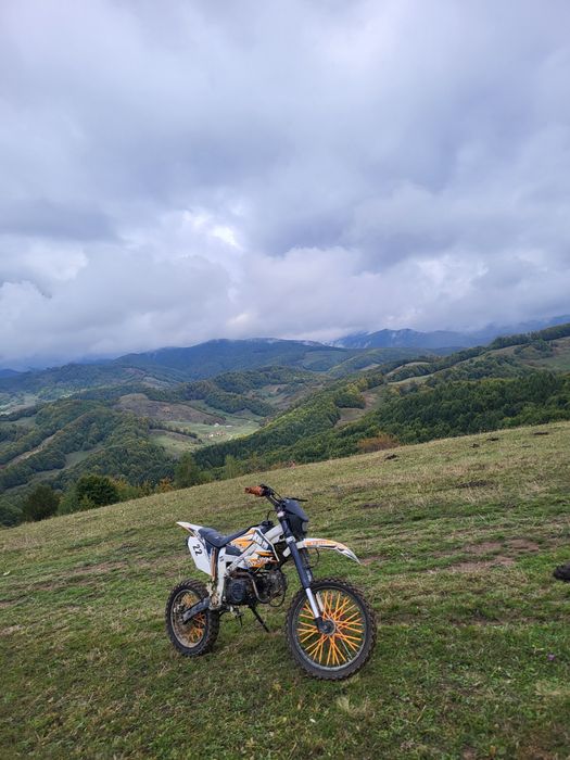 Vând piese cros kxd 125