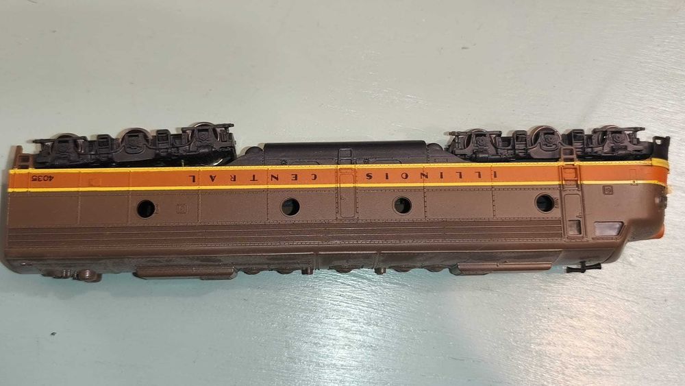 Locomotiva HO Illinois Central dummy, fara motor, stare buna