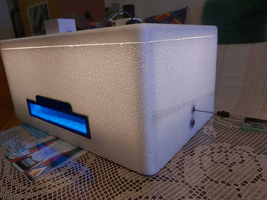 Инкубатор за люпене на яйца!