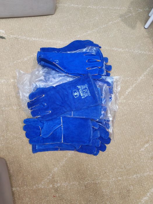 Перчатки перчатки