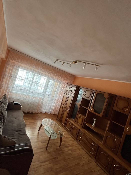Inchiriez apartament cu 2 camere