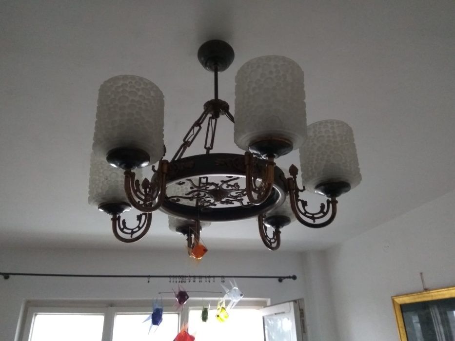 Lustre/lampadare; galerie metalica