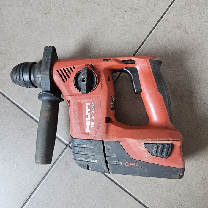 Bormasina  cu percutie Hilti TE 4-A22(acumulator defect)