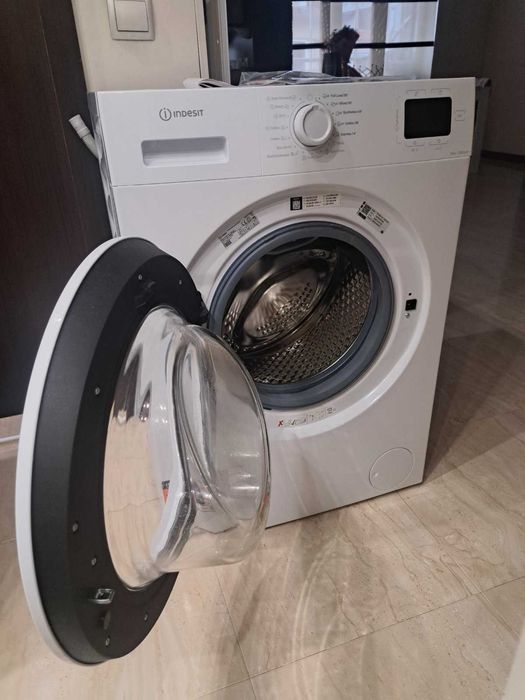 ПРОДАВА перялня INDESIT IM 862 MY TIME EE 8.0 kg, нова , в гаранция