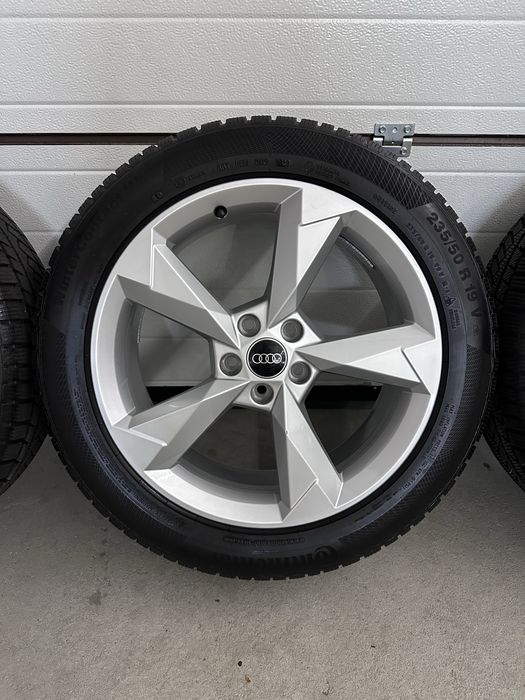 Оригинални 19 Цола Джанти Audi Q3 F3 Q3 8U със зимни гуми 235/50 R19