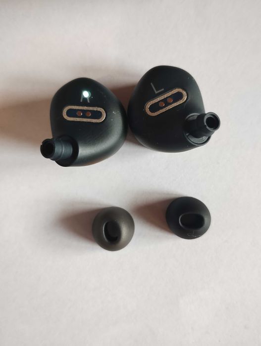 Bang & Olufsen Beoplay E8 2.0 безжични слушалки, чети описанието!