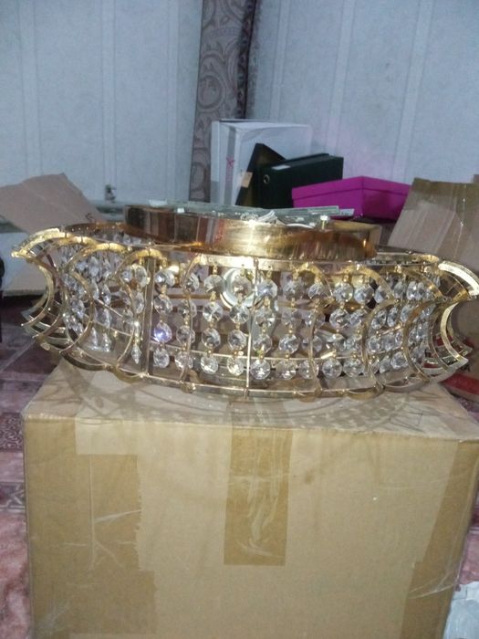 Продается люстра