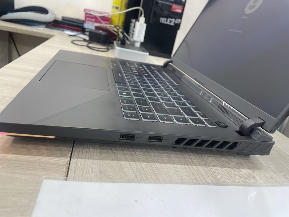 Asus rog strix r9 8940hx/rtx5070ti/32RAM DDR5