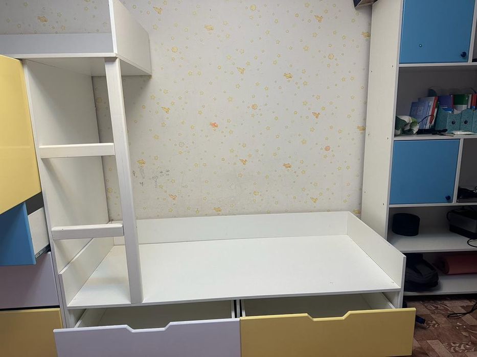 Продам детскую мебель