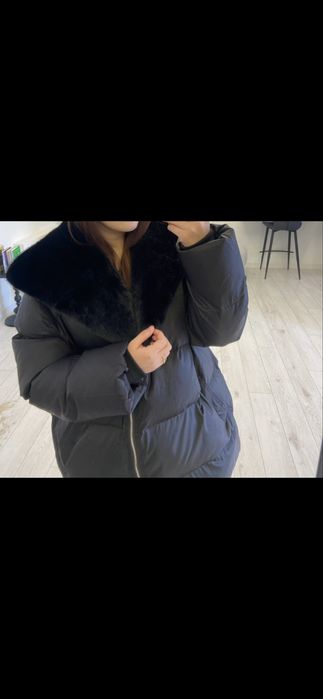 Куртка черная, лёгкая, тёплая