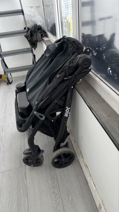 Коляска прогулочная Joie