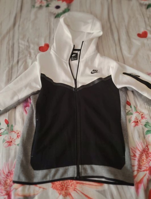 Nike Tech negru cu alb