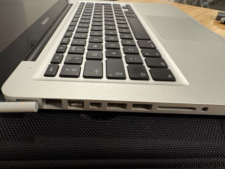 Macbook Pro 13” 2010 Intel 2.66Ghz 8GB RAM