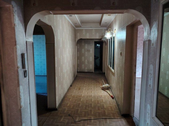 Продаётся 4х-комнатная Айбек Чехова