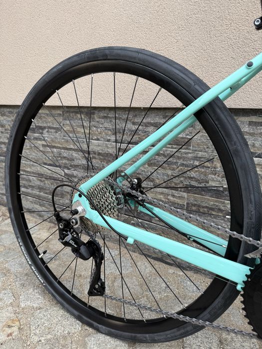 Чисто нов!Шосеен велосипед Bianchi Via Nirone 7 размер: 28/47см