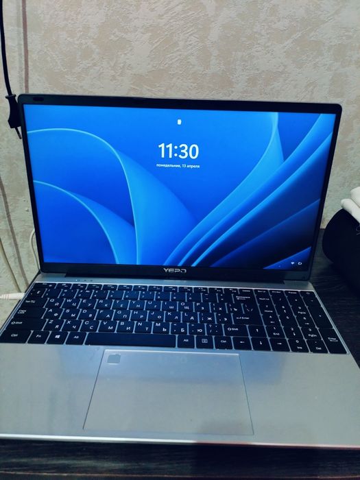 Ноутбук YEPO в идеальном состоянии