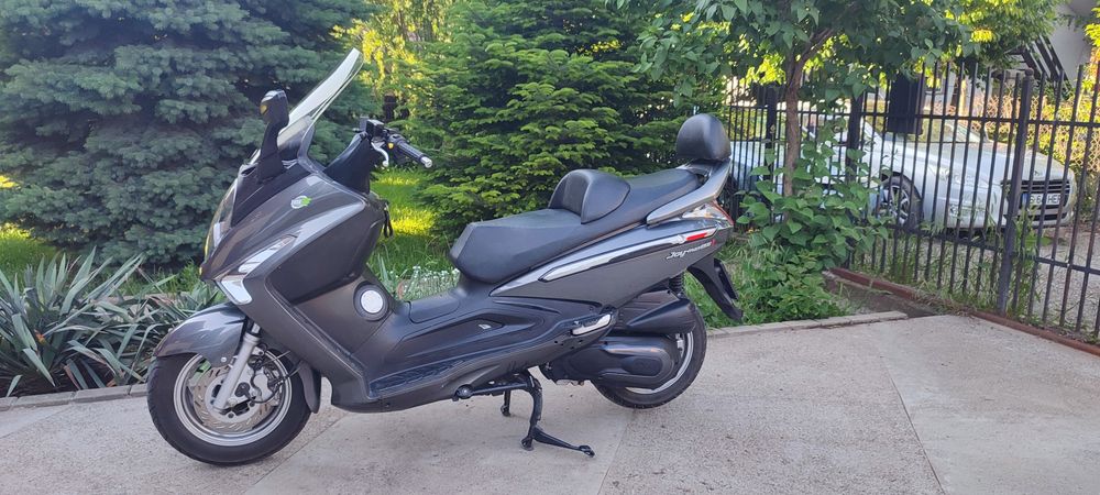Scuter Sym Joymax 250i