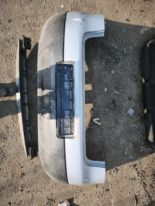 Bara spate cu întaritura vw golf 5 berlina cod culoare LA7W