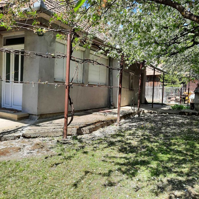 Casă de vânzare