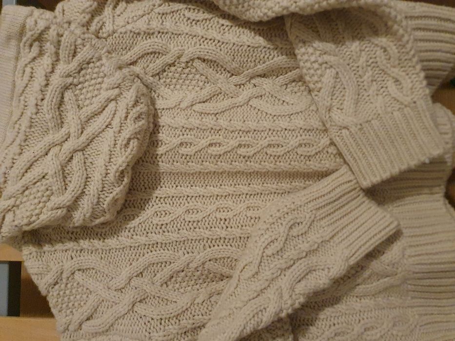 Pulover NOU frumos și călduros