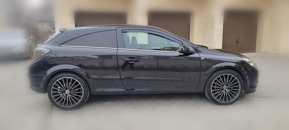 Опел Астра H GTC 2.0турбо 200кс