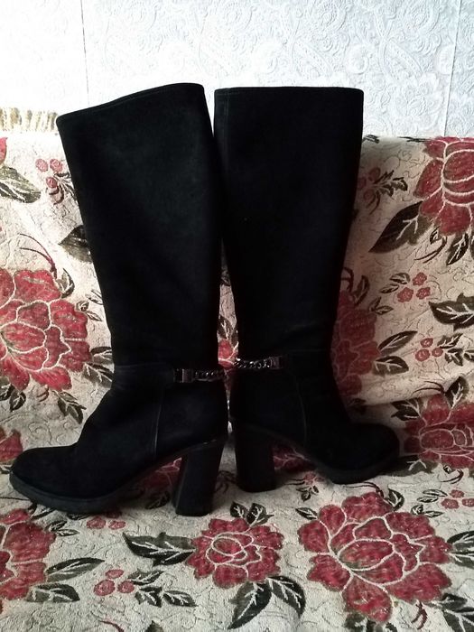 Продажа зимних женских сапог