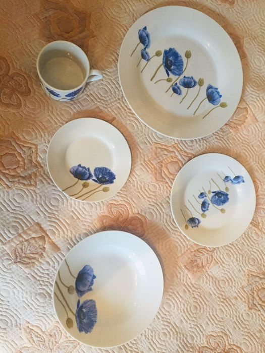 Сервиз фарфоровый