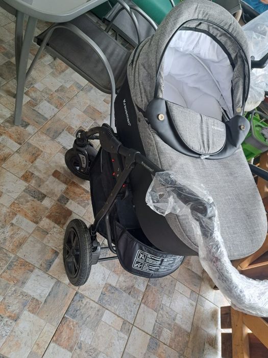 Carucior 3 în 1 Krausman, gri
Scoica a fost folosită mai mult, c