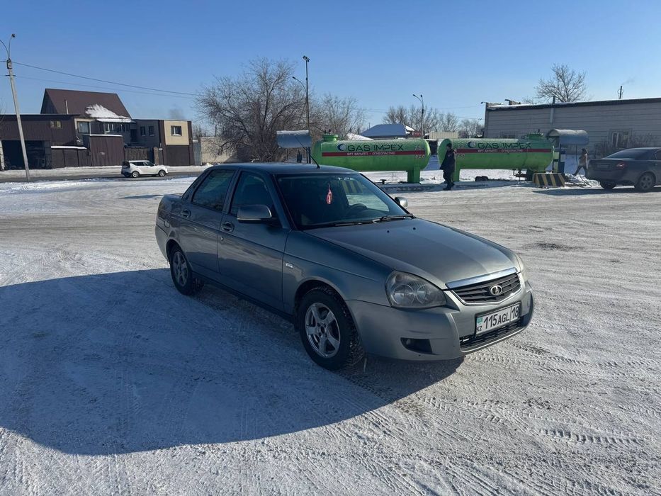 Приора 2012 год.