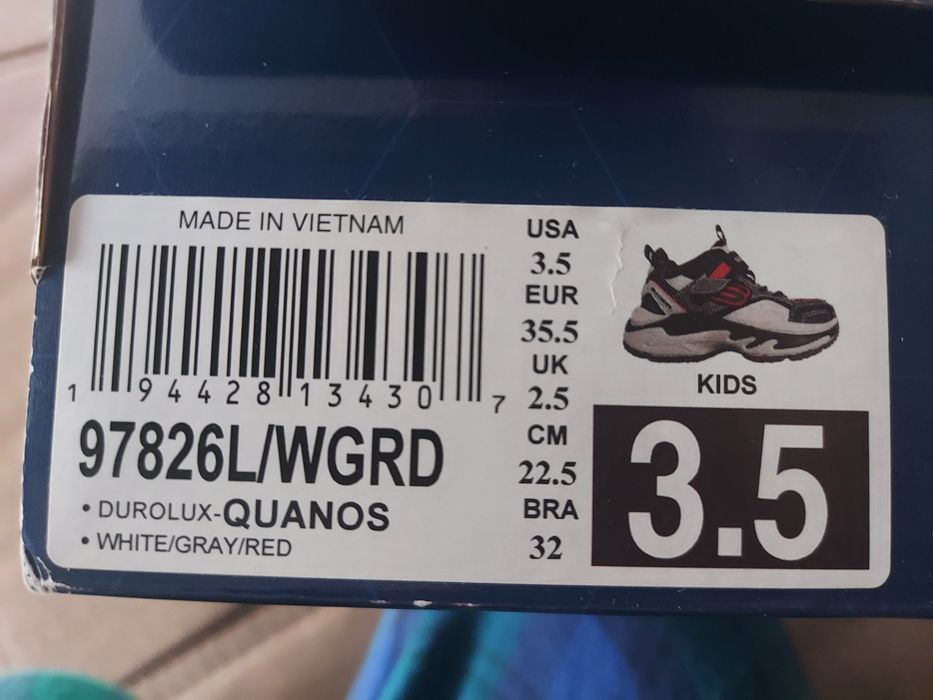 Новые кроссовки skechers