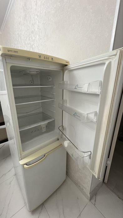 Холодильник Samsung продается в отличном состоянии