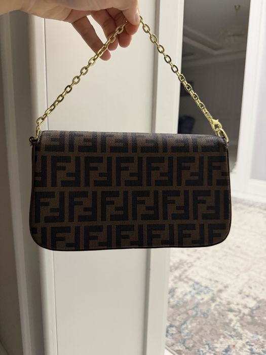 Сумка Fendi неоригинал