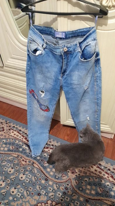 Продаются джинсы