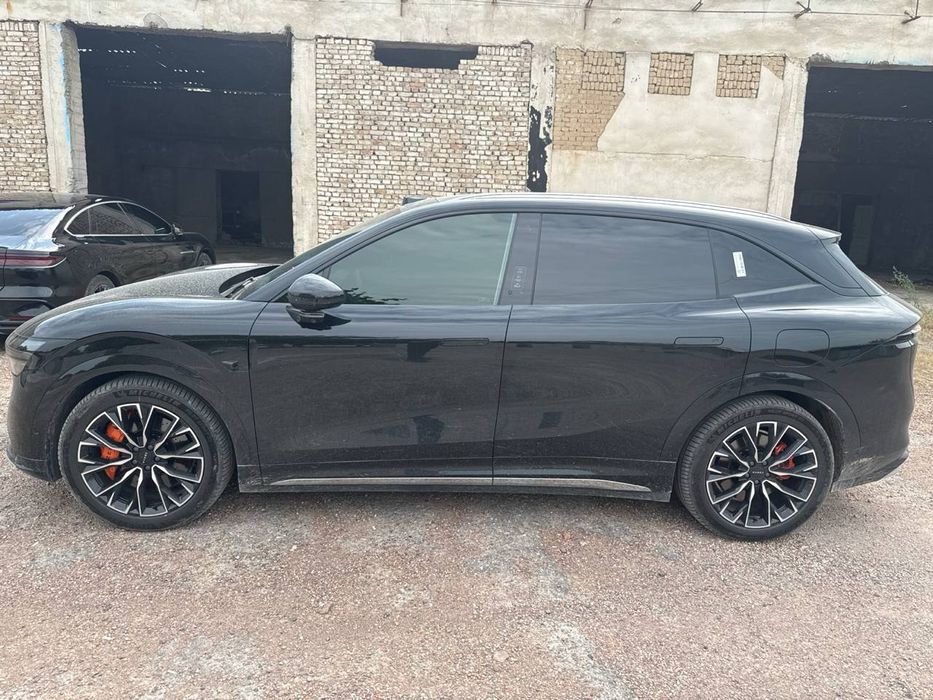 Zeekr 7X Fulli. AWD. Li 7 Li 6 o'rniga varyant.