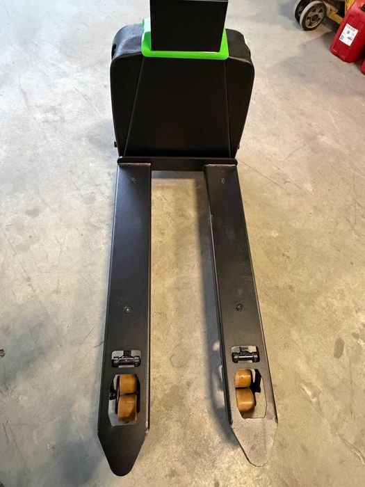 Transpaleta electrica Liza cu cantar inclus 1500kg VALLIFT