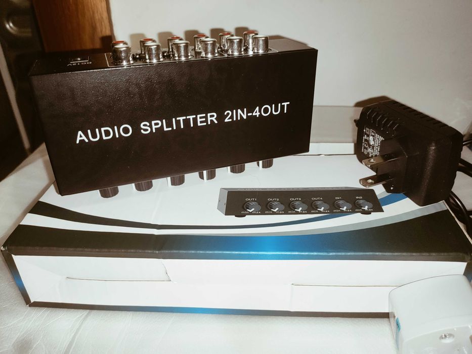 Mixer sunet activ [cu amplificare] cu 2 intrări și 4 ieșiri RCA