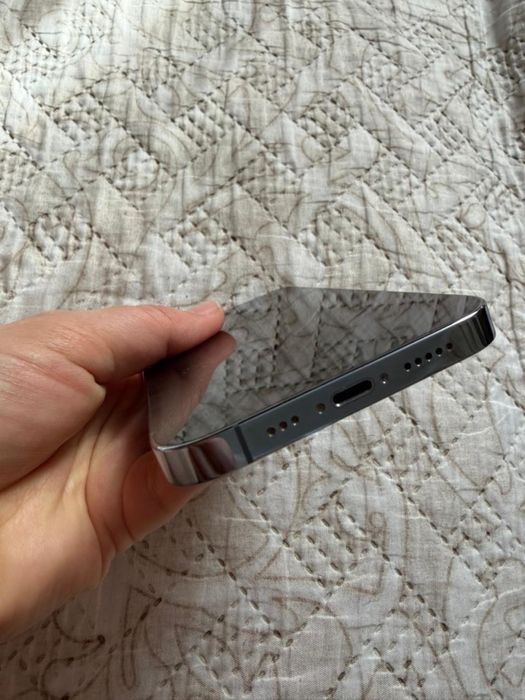 Продам айфон 13 про